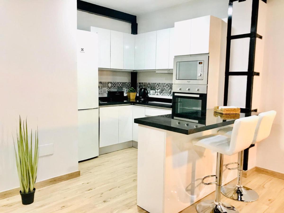 Modern & Spacious Apartment In Plaza De La Merced Малага Екстер'єр фото